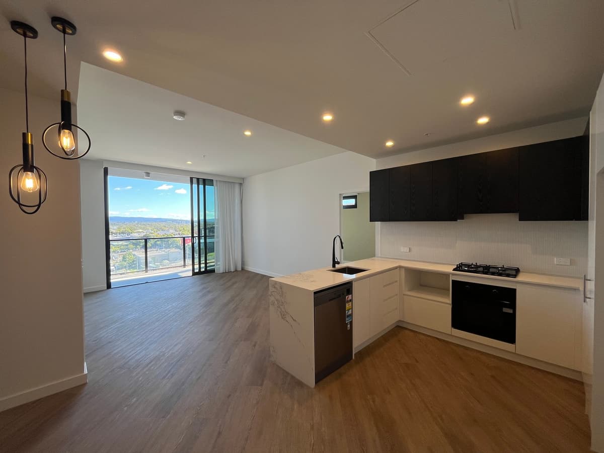 1012/59 Meron Street, Southport