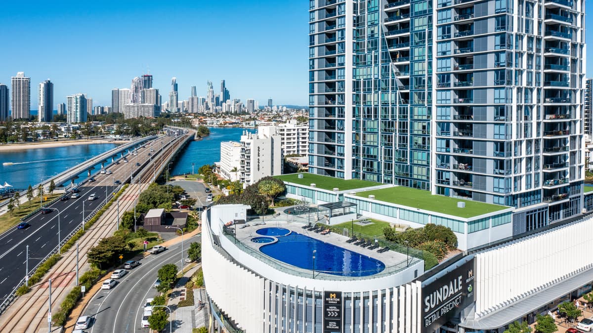 601/2 Como Crescent, Southport