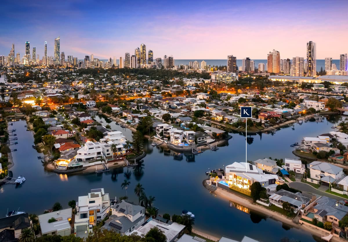 13 Crest View Key, Broadbeach Waters