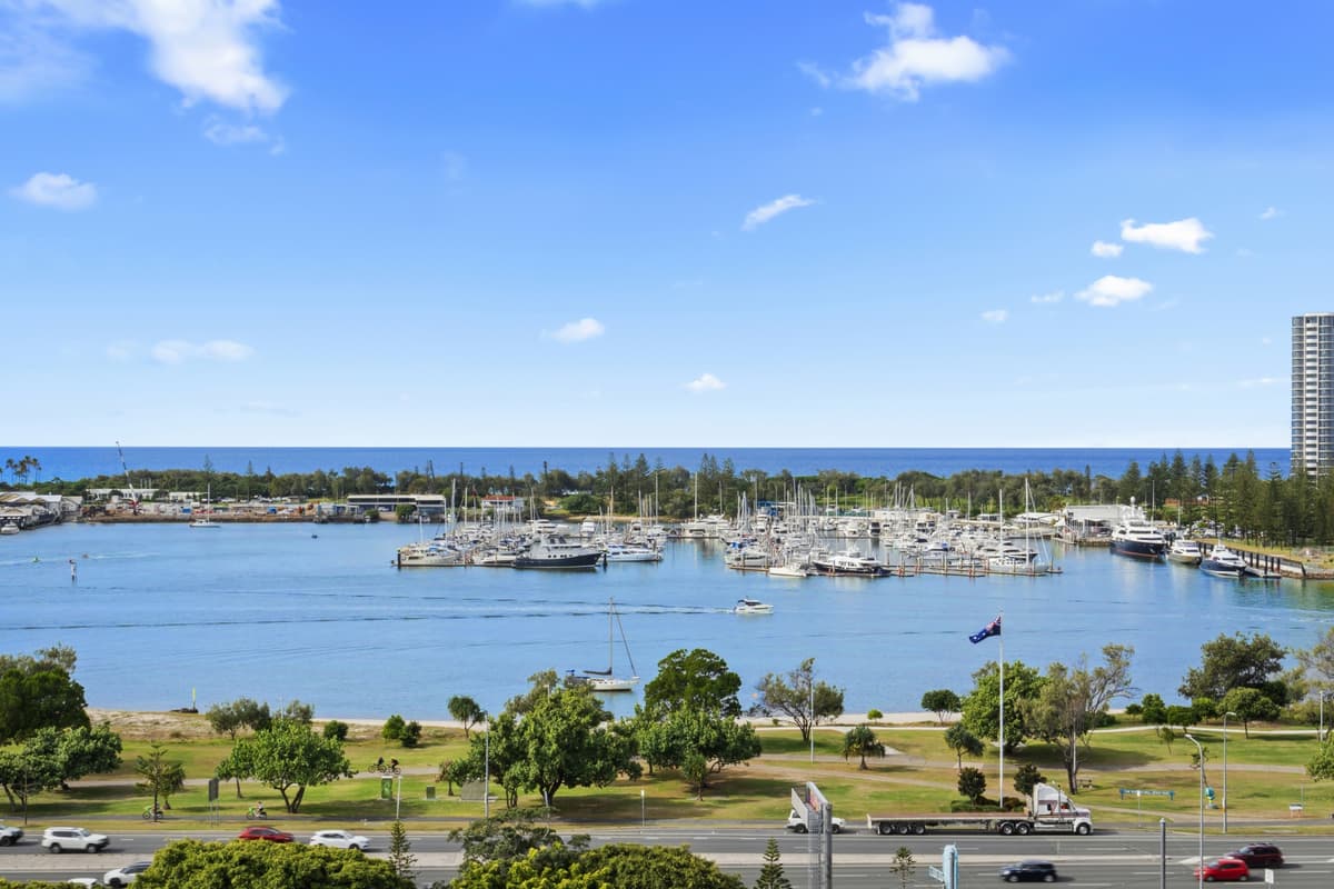 1404/1 Como Crescent, Southport