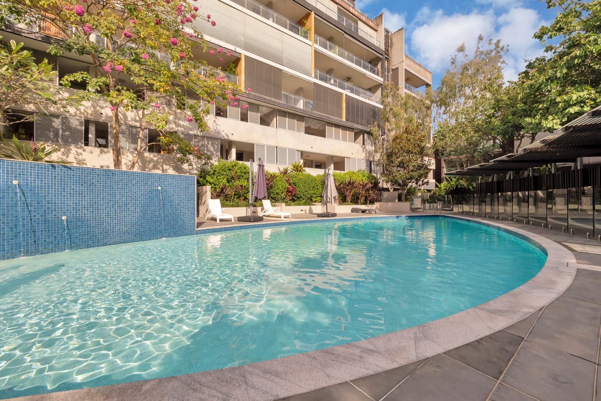 6404/60 Ferry Road, West End