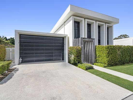 6 The Dress Circle, Benowa