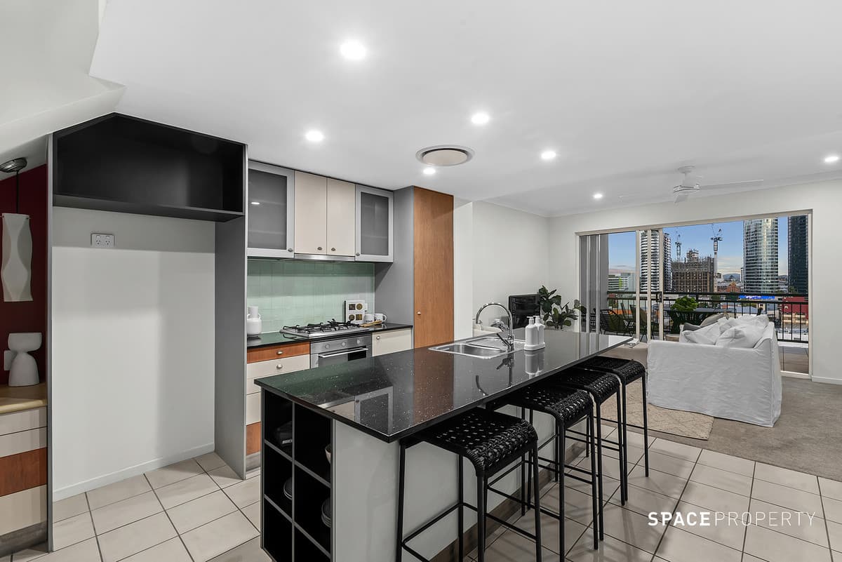 55/451 Gregory Terrace, Spring Hill