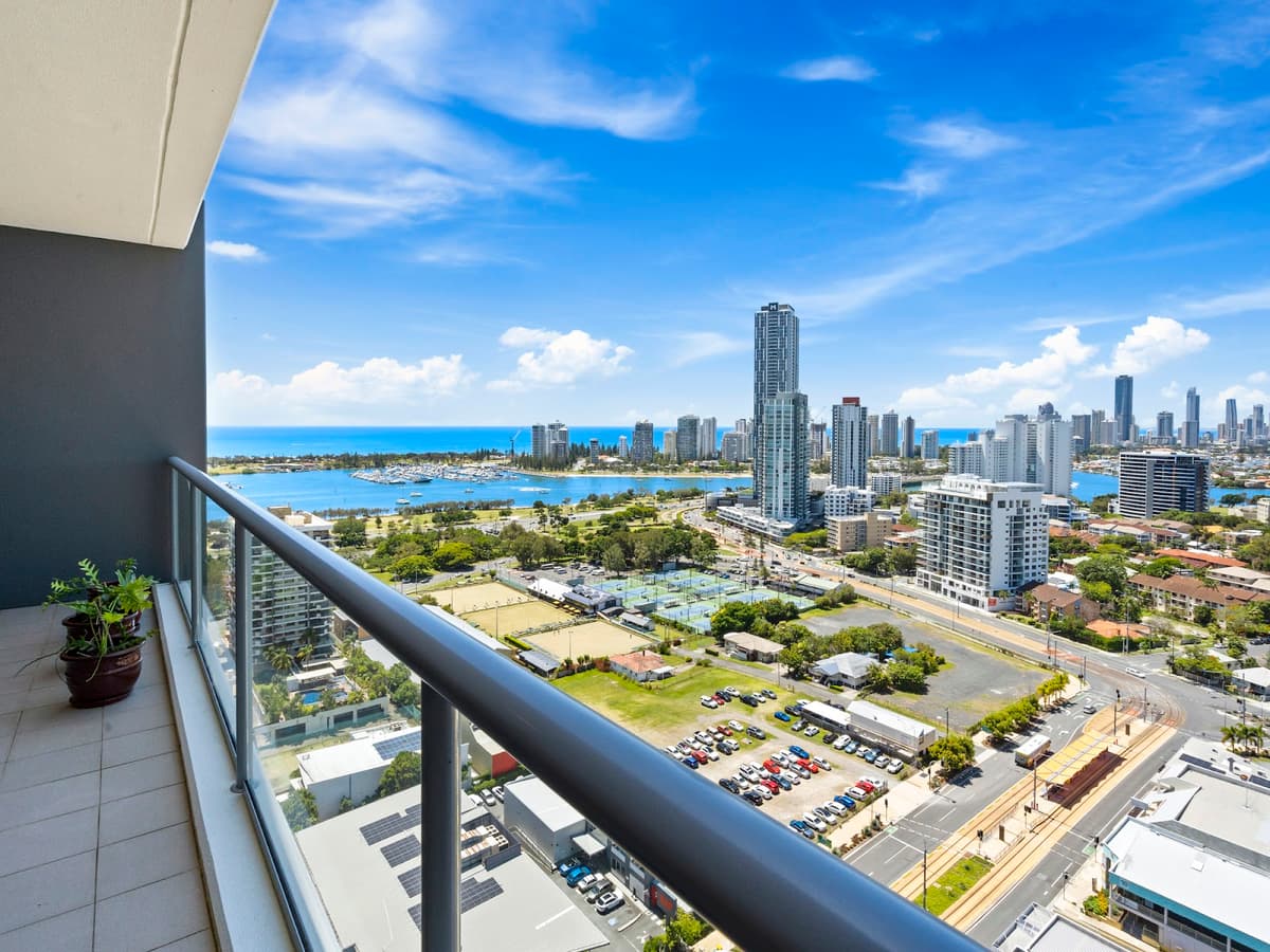 1104/34 Scarborough Street, Southport