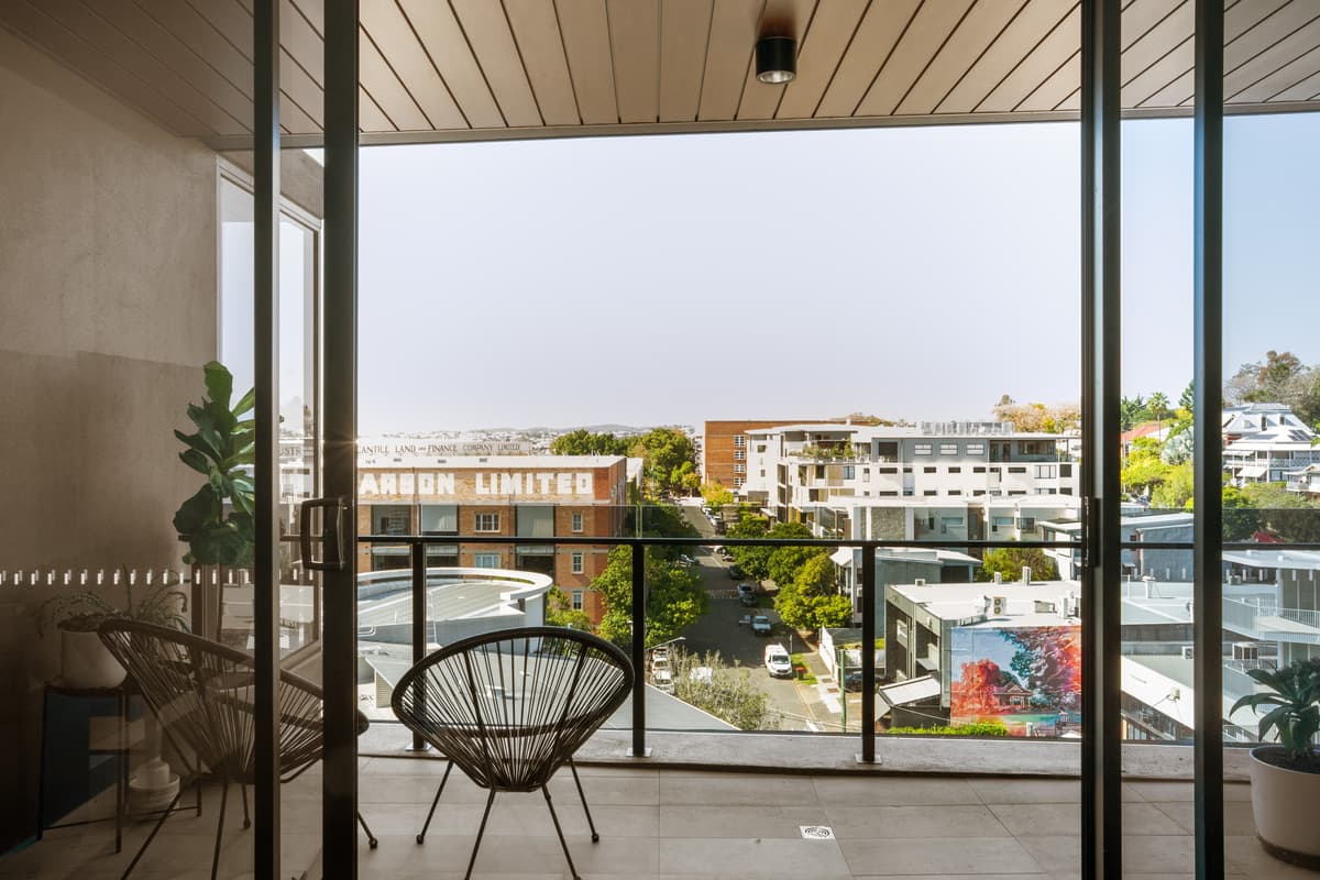 709/109 Commercial Road, Teneriffe