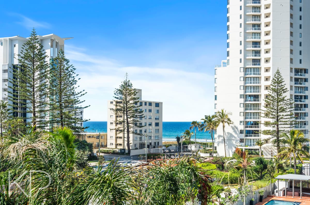 8/19 Fern Street, Surfers Paradise