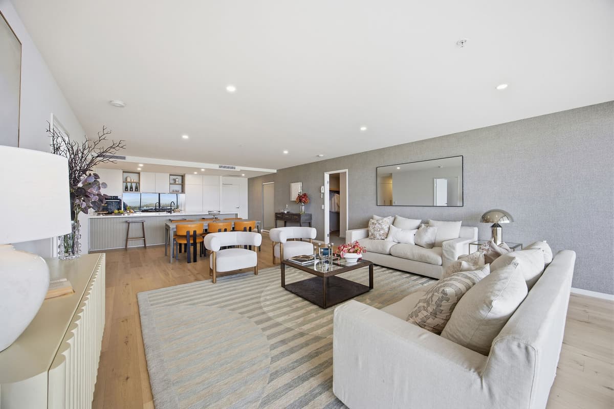 10-12 Sickle Avenue, Hope Island