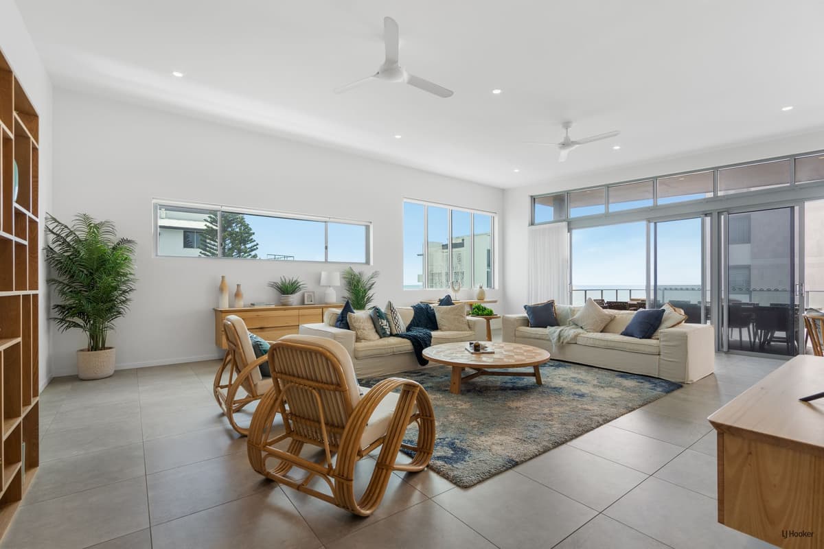 5/4 Twenty Seventh Avenue, Palm Beach
