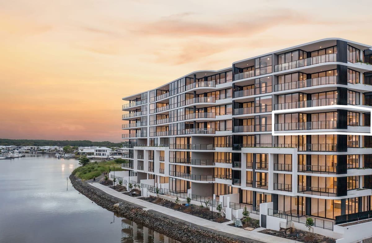 1505/10 Sickle Avenue, Hope Island