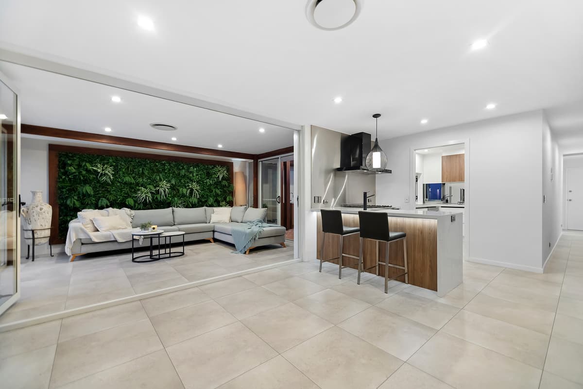 2 Swallow Avenue, Paradise Point