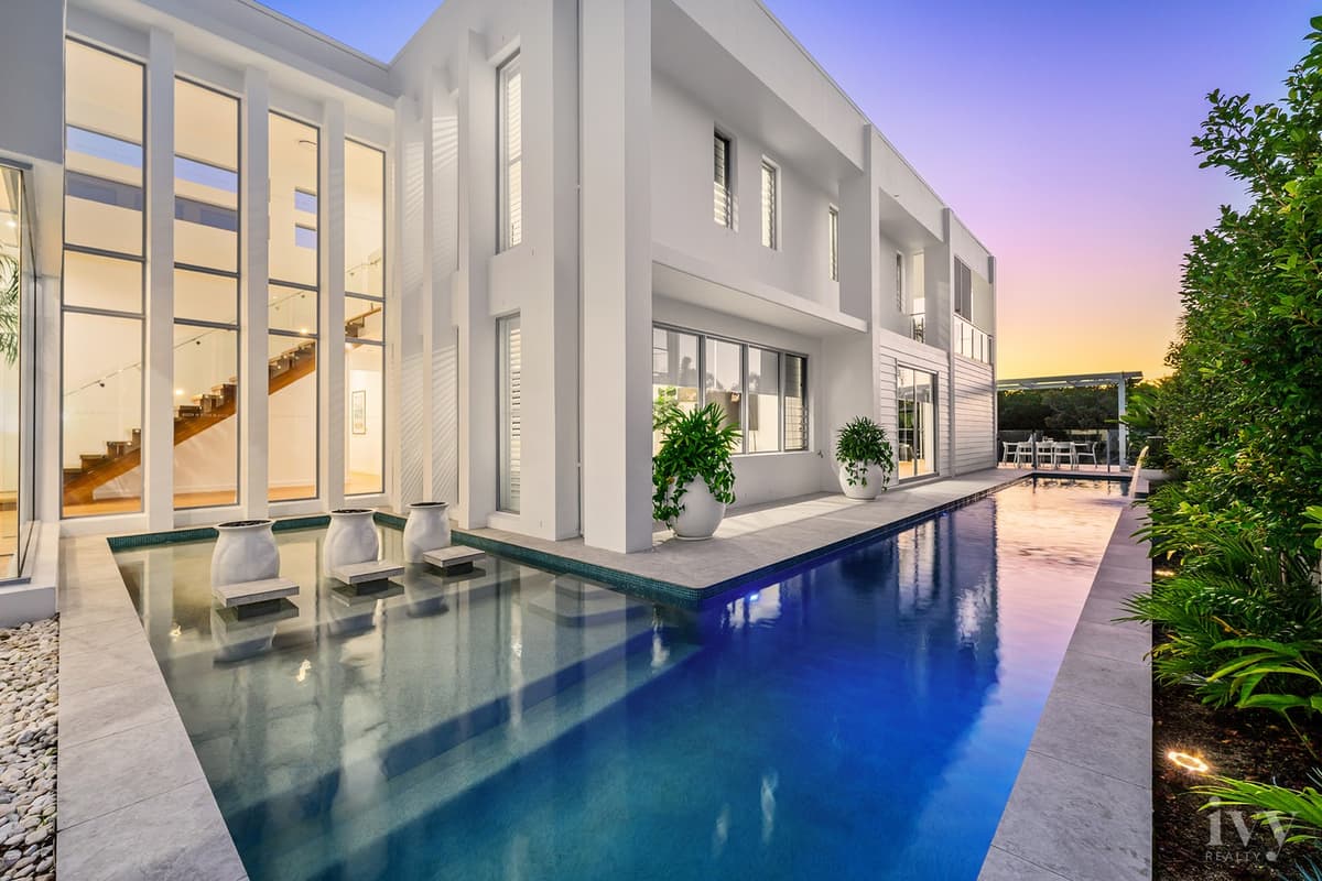 2342 Cressbrook Drive, Hope Island