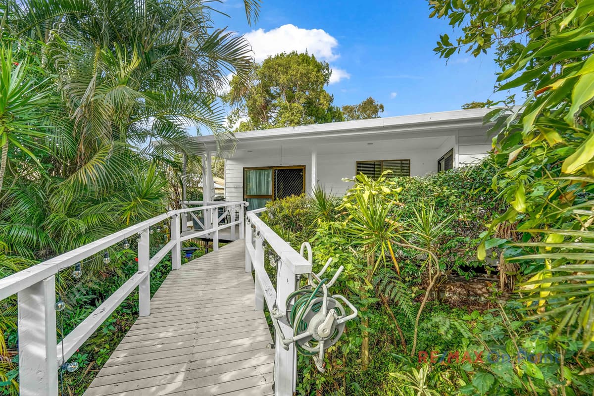 11 Carefree Street, Coochiemudlo Island