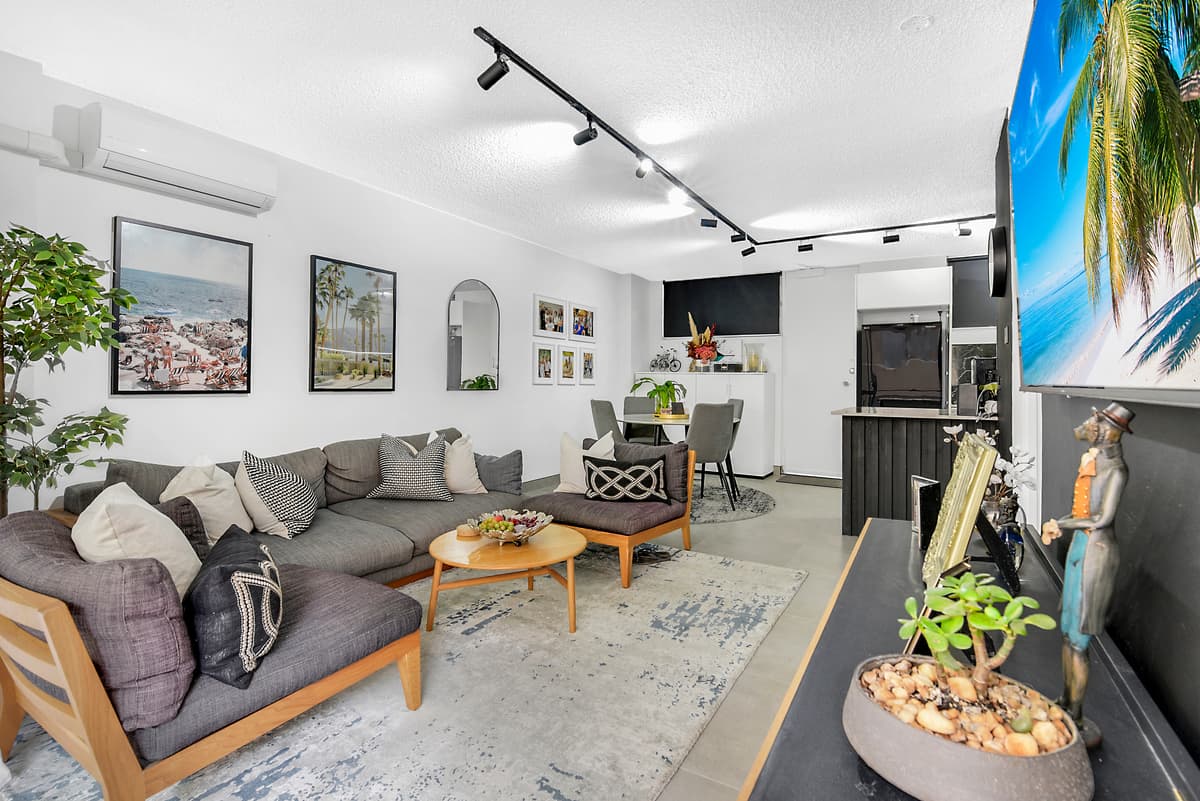 111/40 The Esplanade, Surfers Paradise