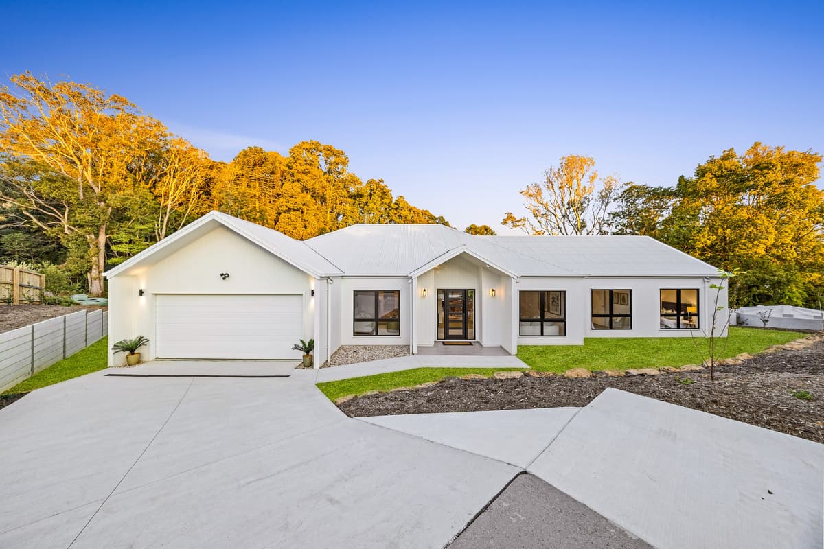 13 Hamptons Place, Montville