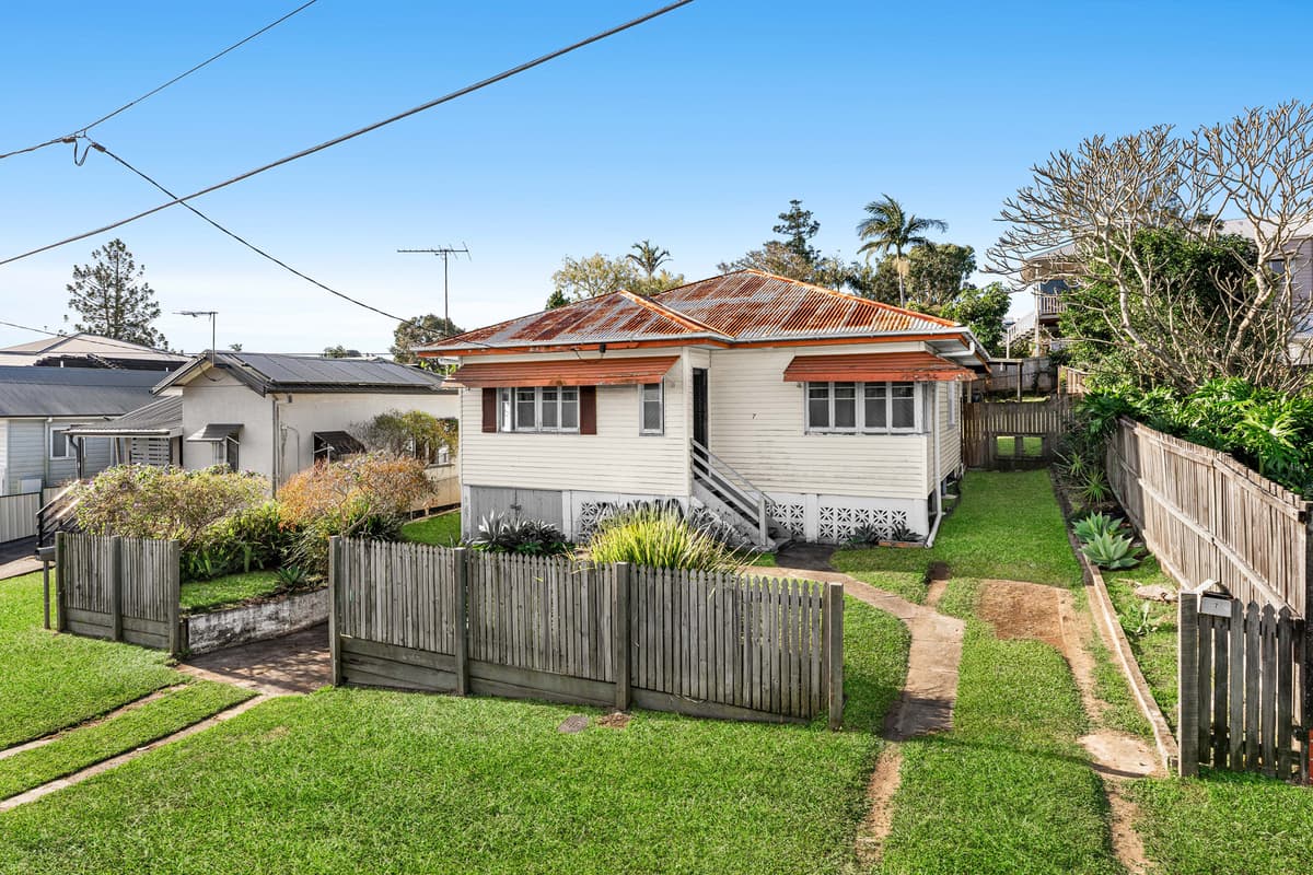 7 Carbethon Street, Manly