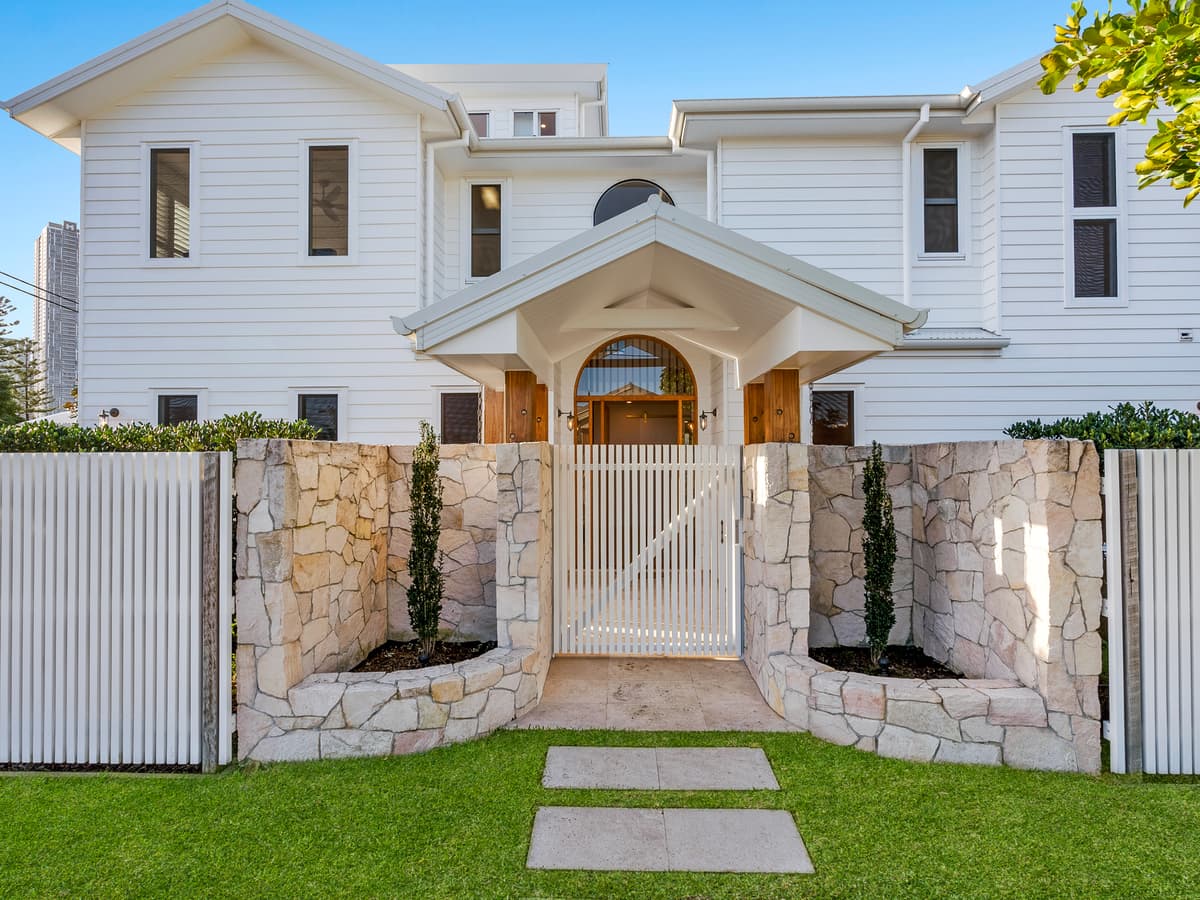 15 Rankin Parade, Main Beach