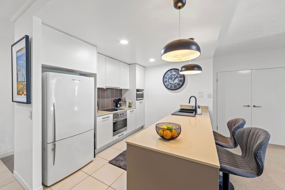 624/66 Sickle Avenue, Hope Island