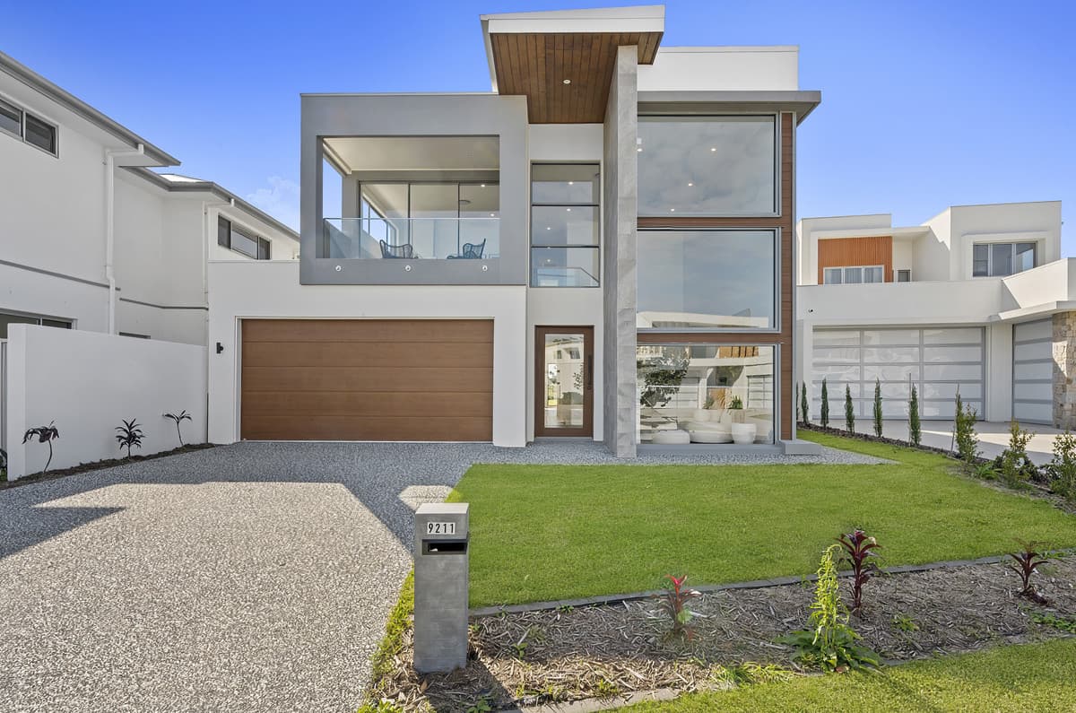 9211 Peter Senior Drive, Hope Island