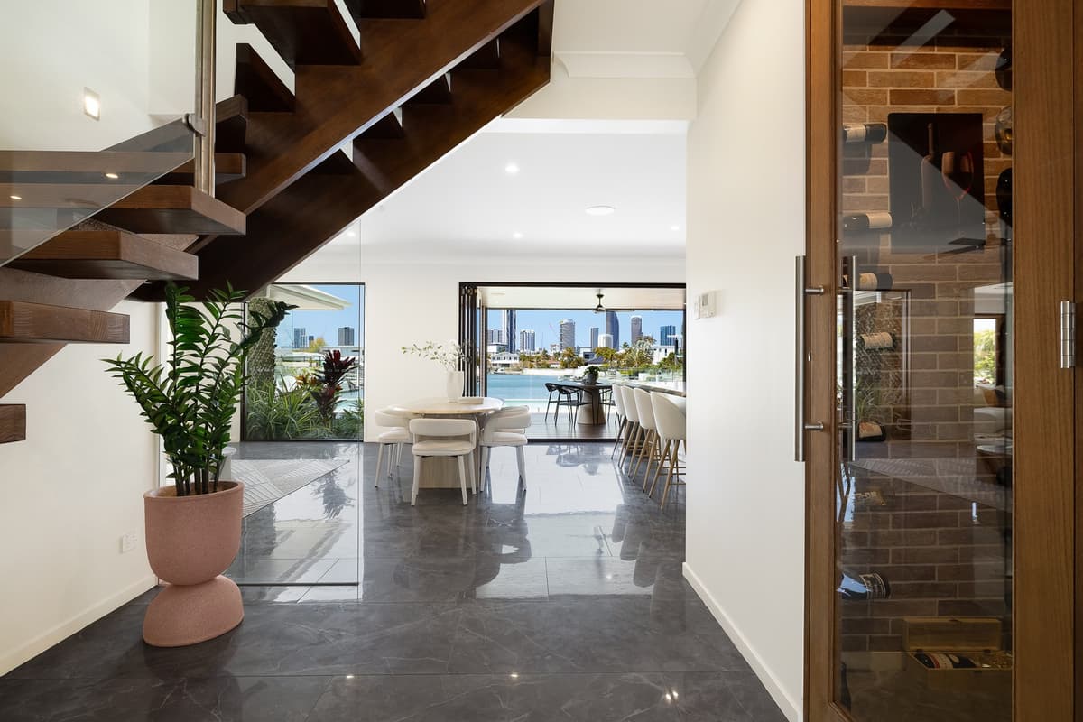 86 Rio Vista Boulevard, Broadbeach Waters