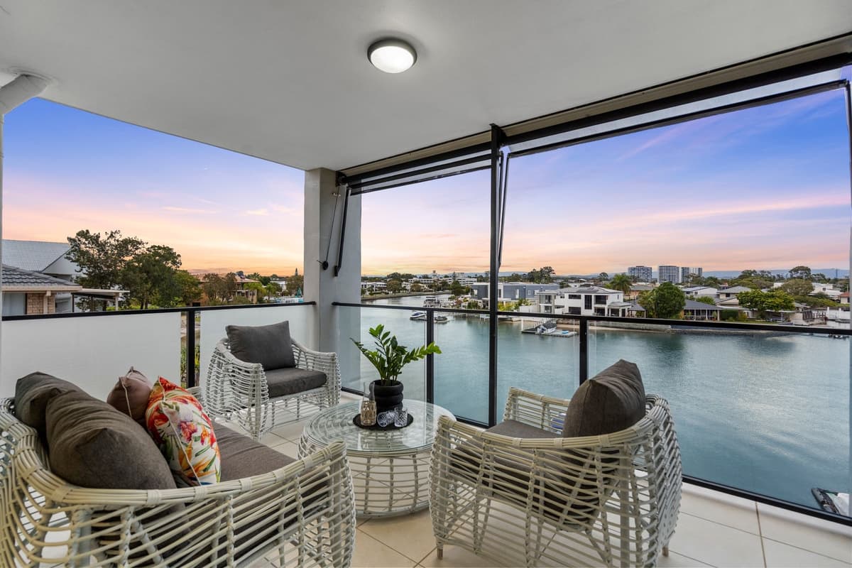 8/22 Back Street, Biggera Waters