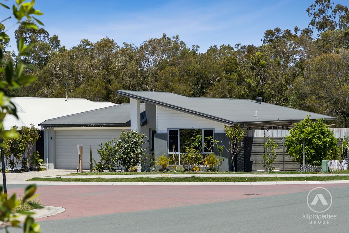 92 Chambers Ridge Boulevard, Park Ridge