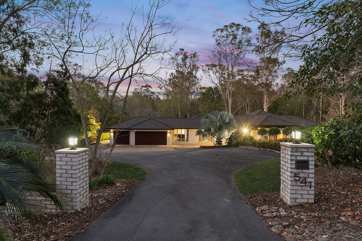 541 Brookfield Road, Kenmore Hills