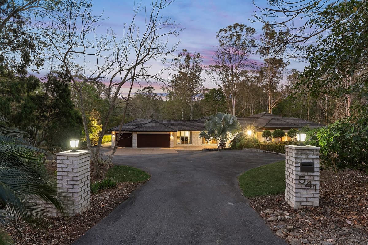 541 Brookfield Road, Kenmore Hills
