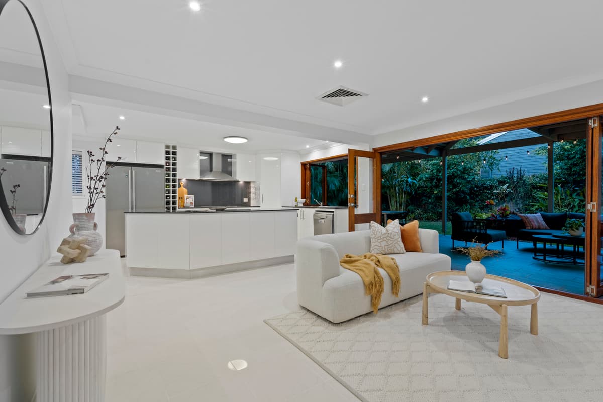 15 Primrose Parade, Wynnum