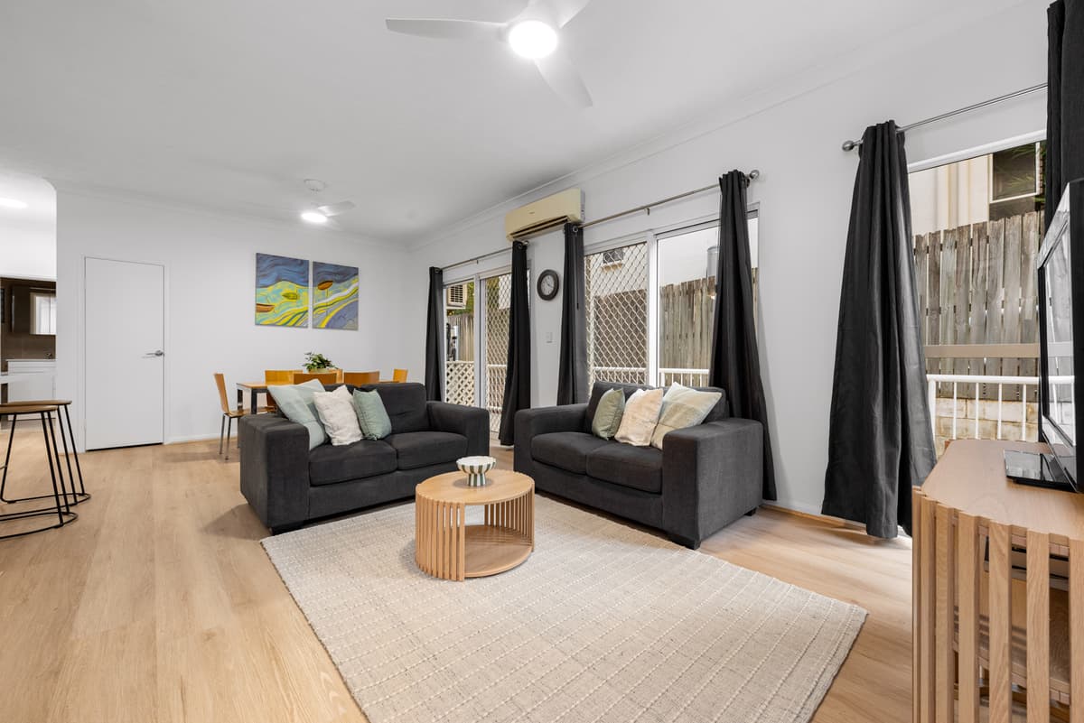 1/105 Sir Fred Schonell Drive, St Lucia