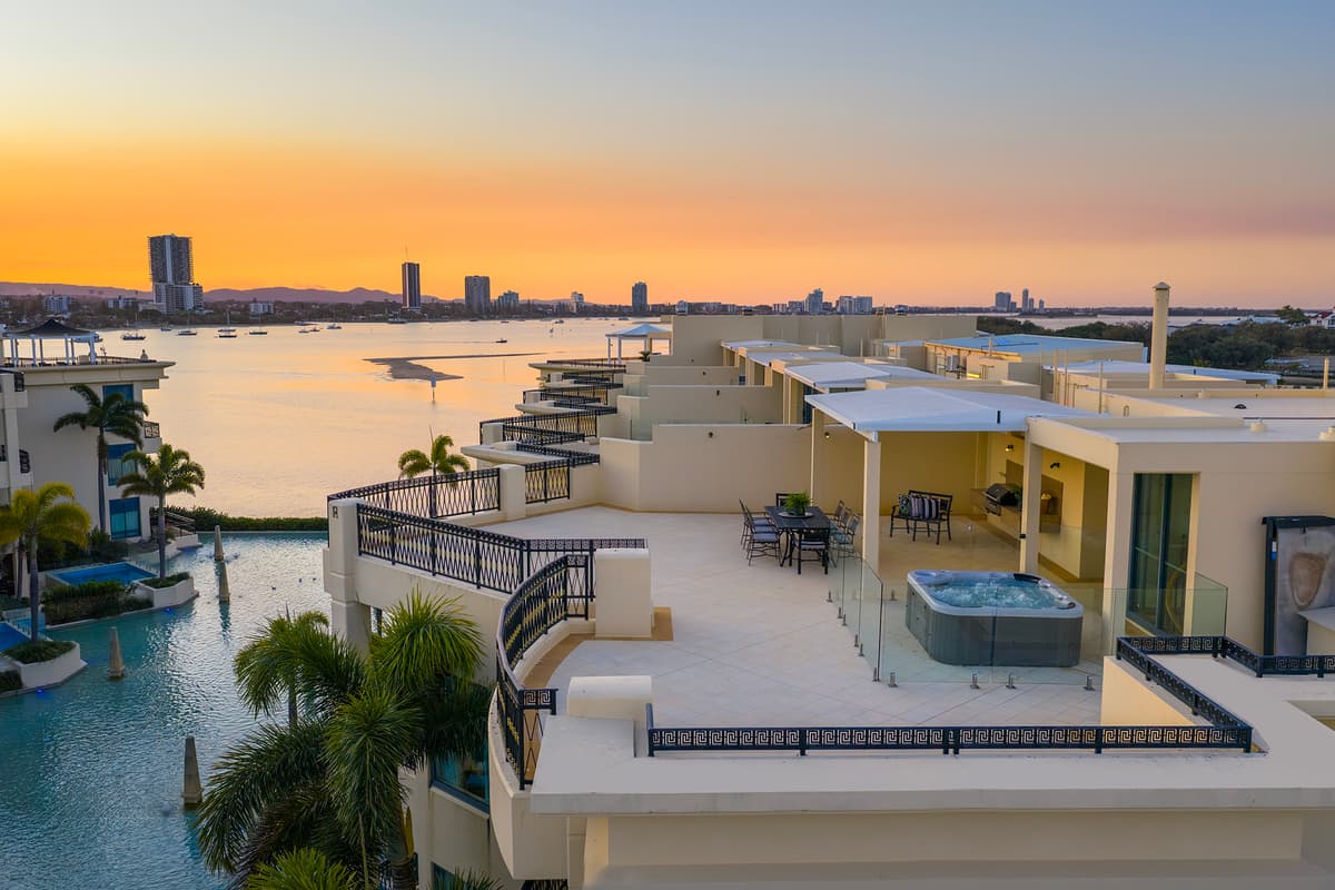 61/94 Seaworld Drive, Main Beach