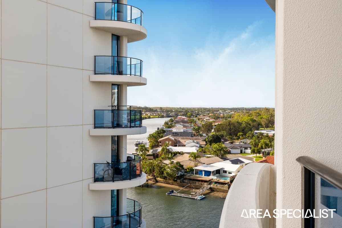 3810/5 Harbour Side Court, Biggera Waters