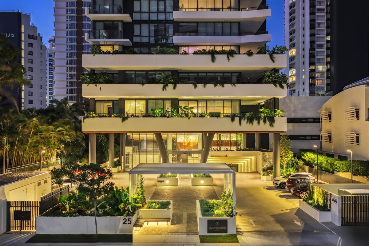 7/25 Woodroffe Avenue, Main Beach