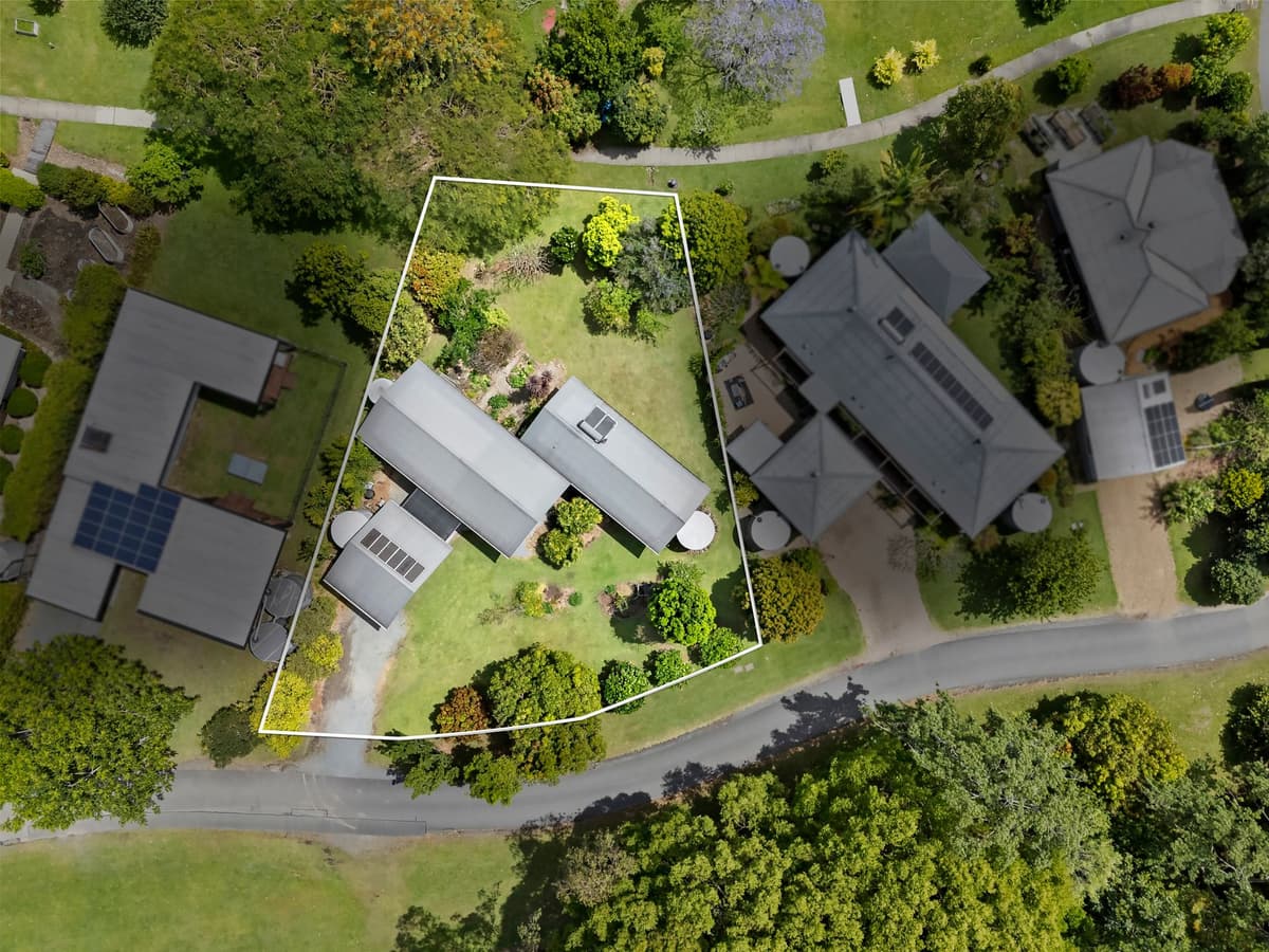 8 Creek Way, Currumbin Valley