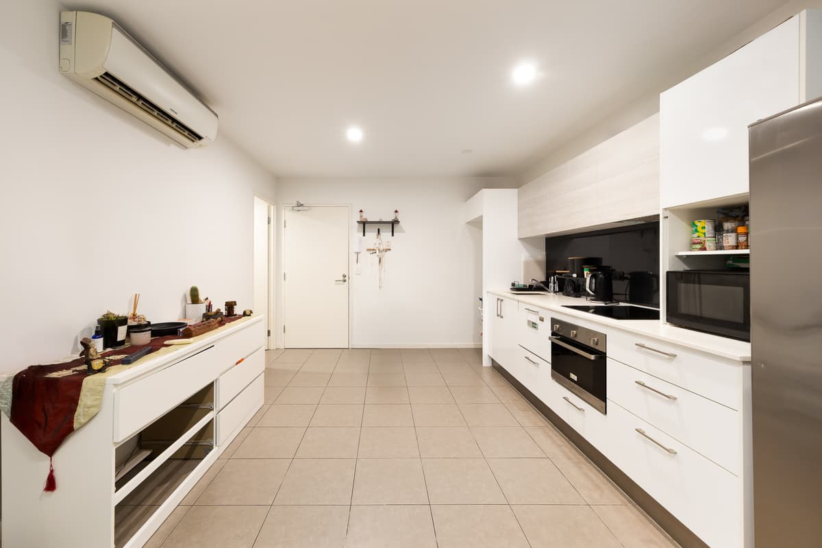 1210/6-8 Waterford Court, Bundall