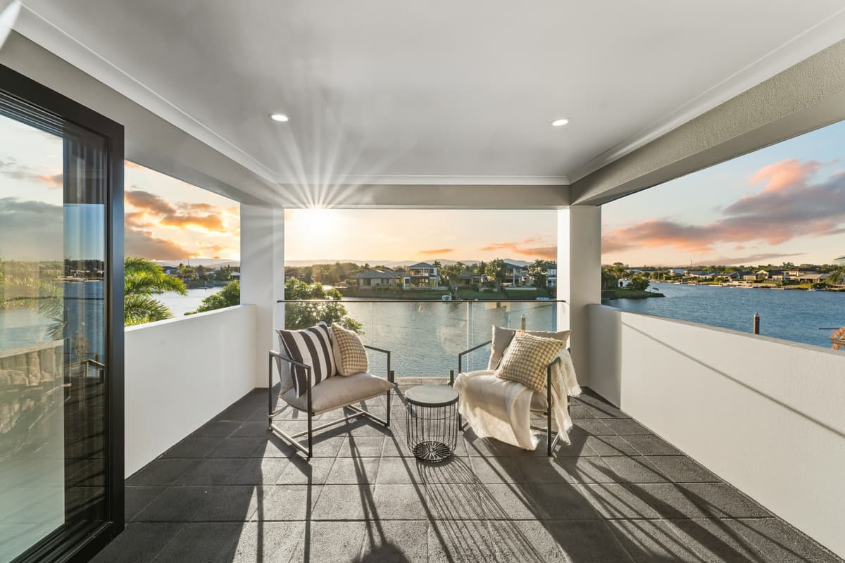 16 Saltair Grove, Helensvale