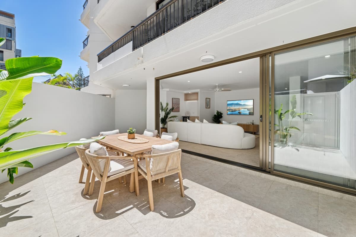 3/3576 Main Beach Parade, Main Beach