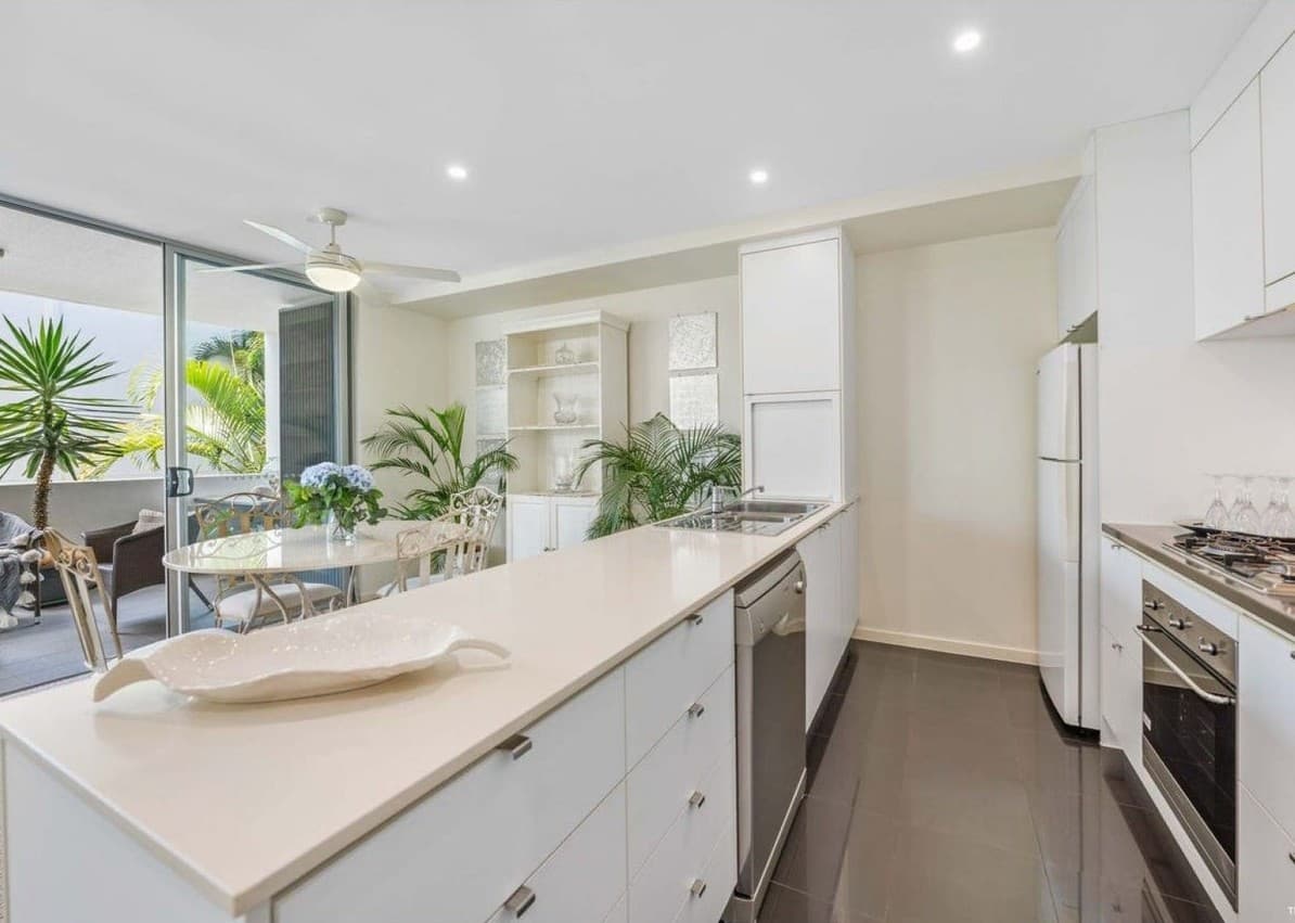 10/48 Addison Avenue, Bulimba