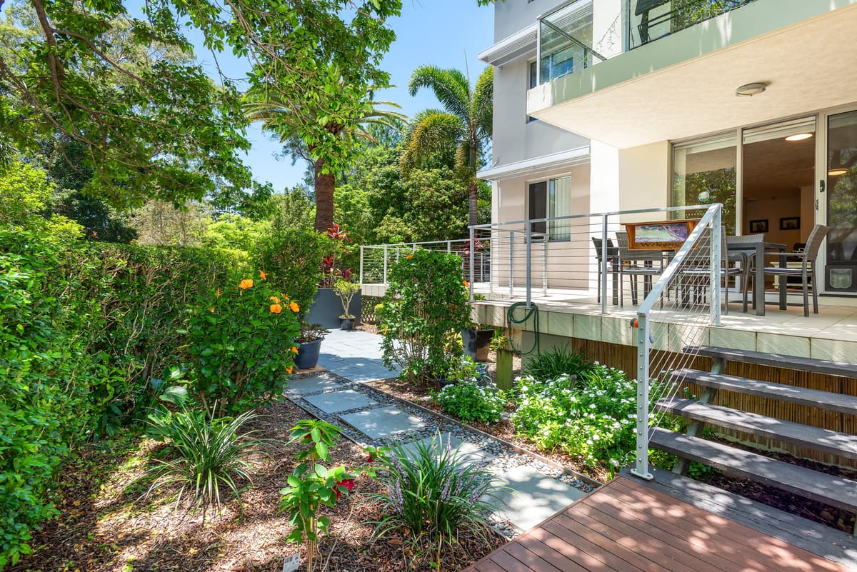 616/66 Sickle Avenue, Hope Island