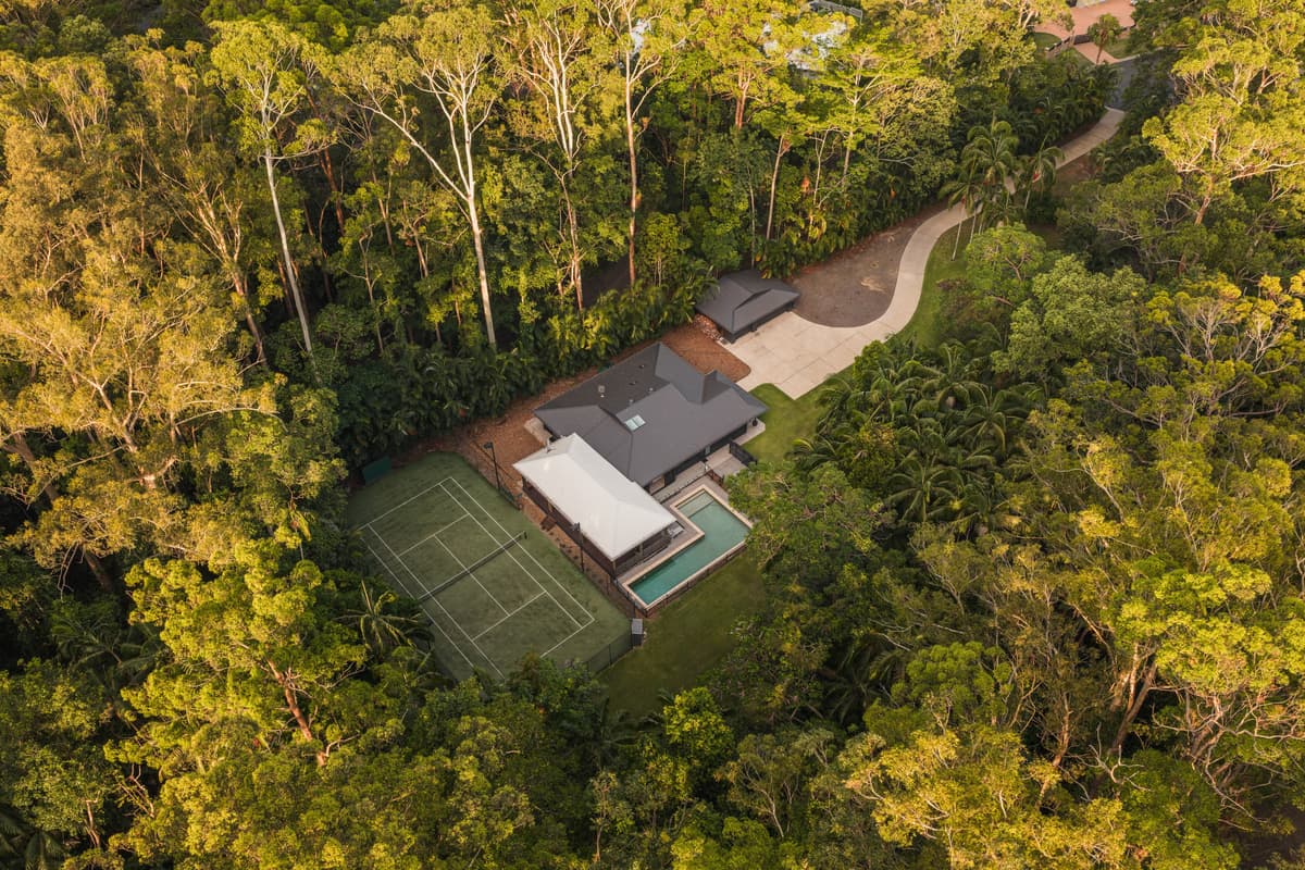8 Firetail Court, Tanawha