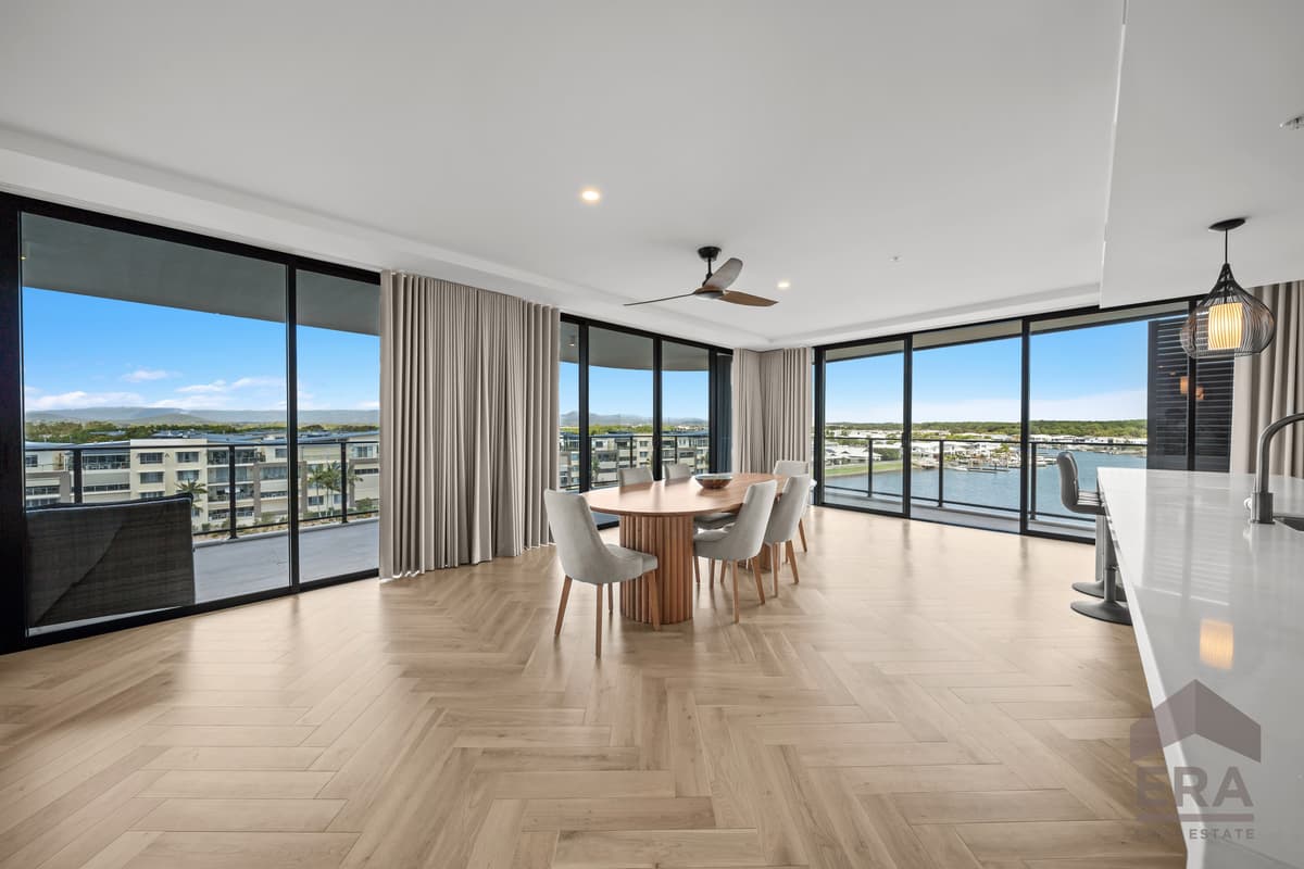 1601/10 Sickle Avenue, Hope Island