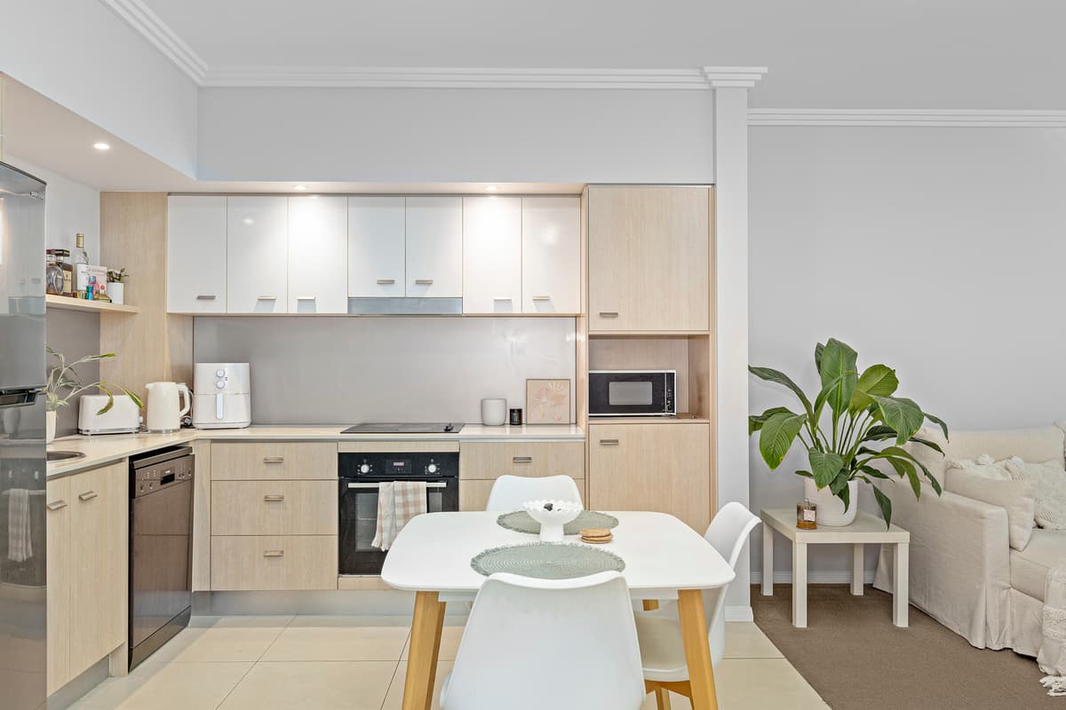 144/1-7 Moores Crescent, Varsity Lakes