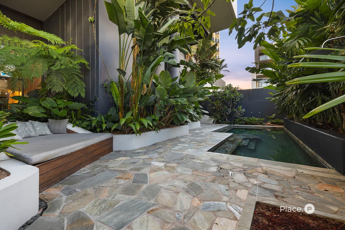 30402/21 Mollison Street, West End