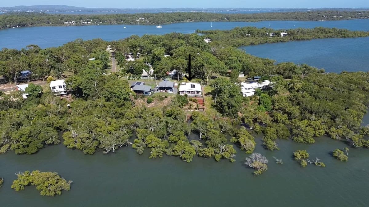 19 Blue Bay Cres, Macleay Island