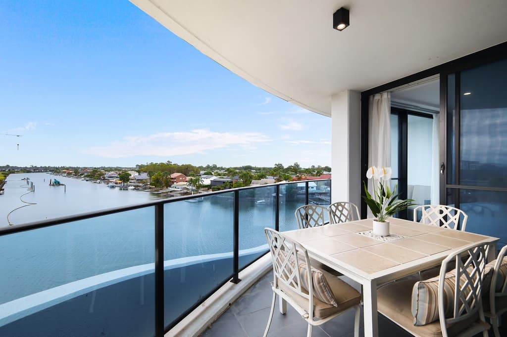 5301/5 Harbour Side Court, Biggera Waters