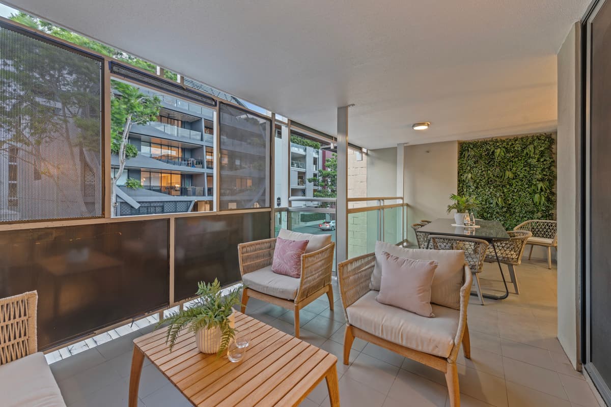 4/7 Helen Street, Teneriffe