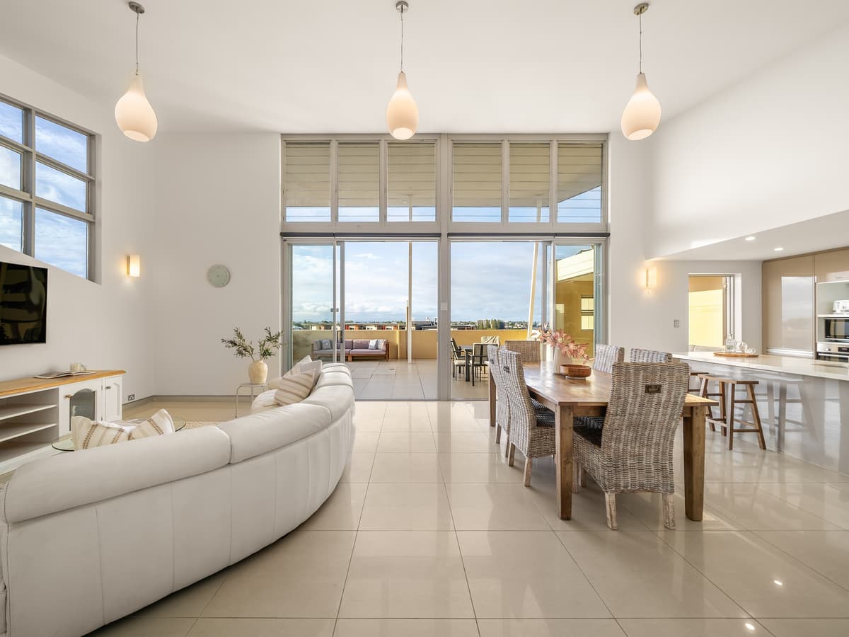 39/83 Marine Parade, Redcliffe