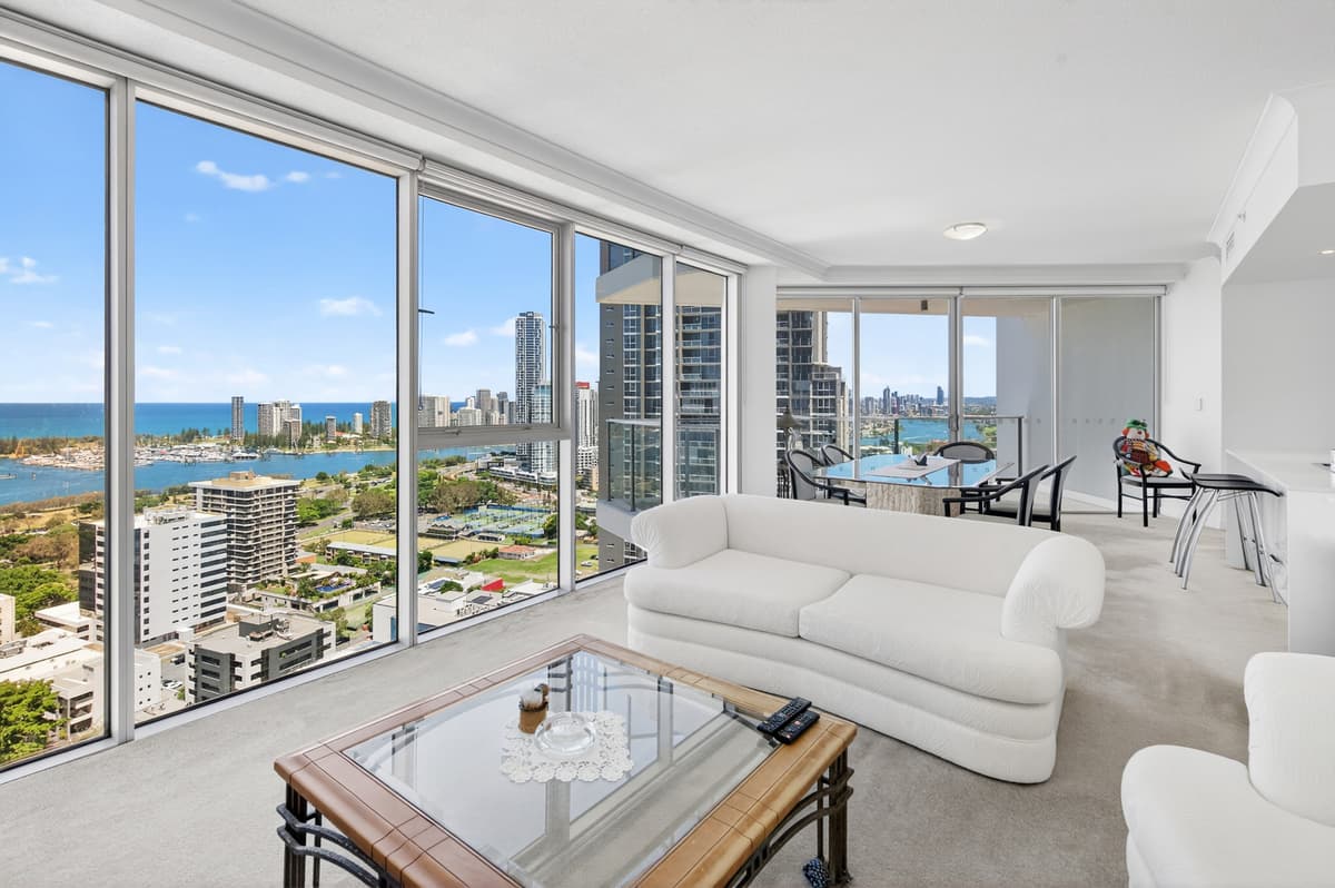 22401/5 Lawson Street, Southport