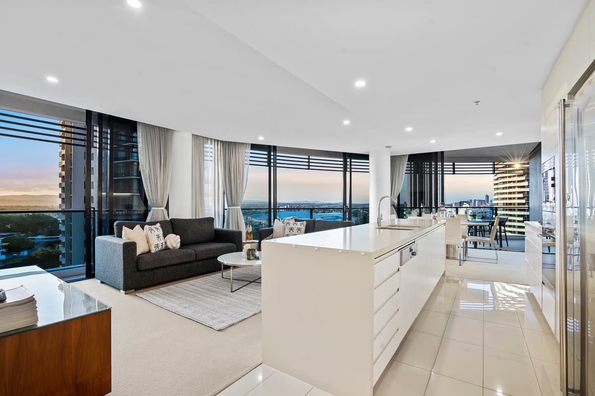 21102/21 Elizabeth Avenue, Broadbeach