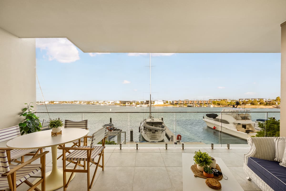 202/15 Aqua Street, Newport