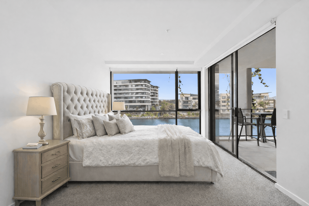 1306/10 Sickle Avenue, Hope Island